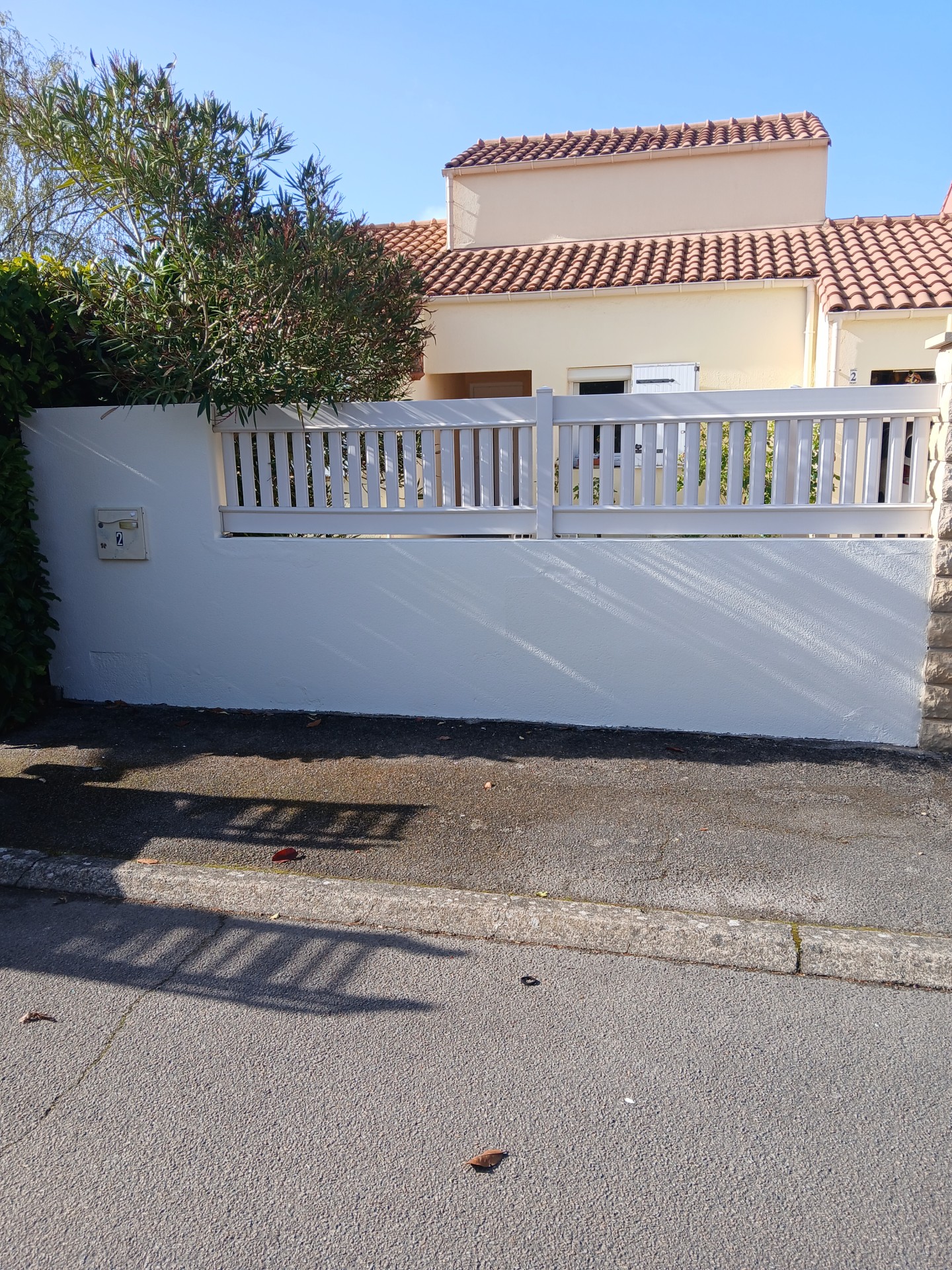 Peinture muret exterieur apres